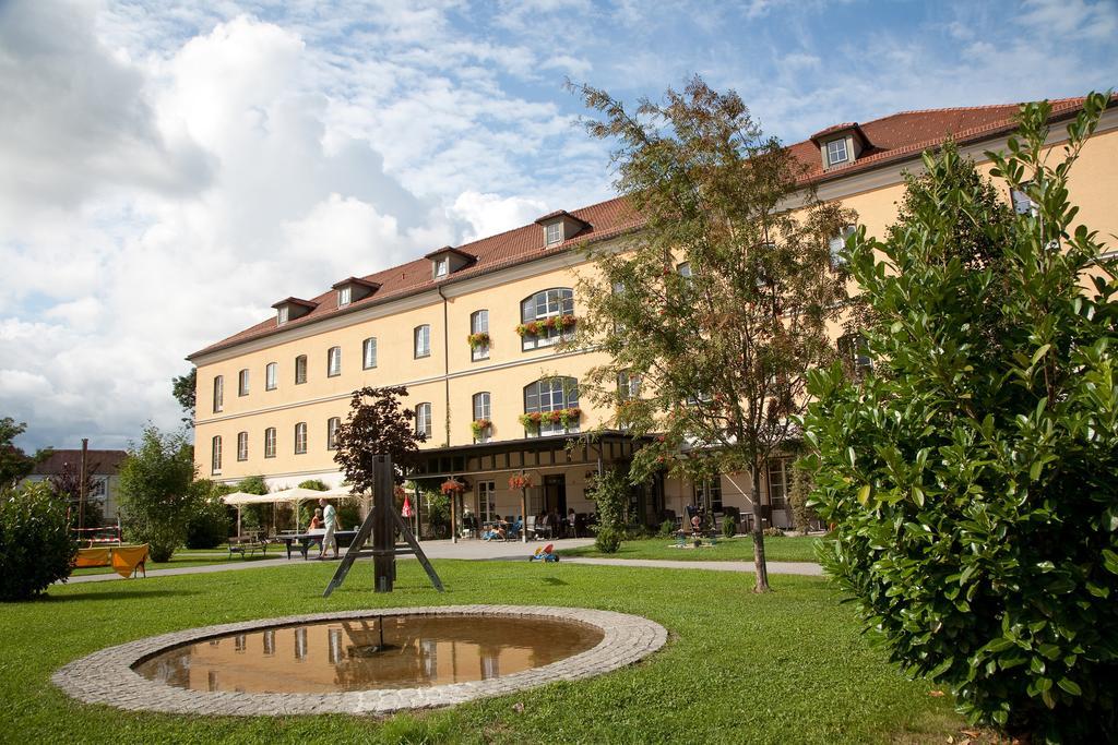 Jufa Hotel Fuerstenfeld Exterior photo
